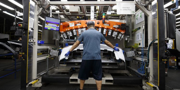 tesla,-gm-and-more:-goldman-names-the-ev-stocks-to-buy-going-into-2022-–-cnbc