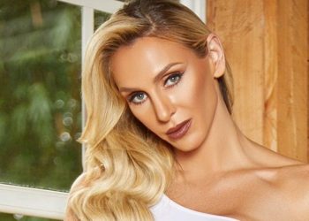 charlotte-flair-is-ready-for-a-new-chapter-with-sizzling-photo-drop-–-ringside-news