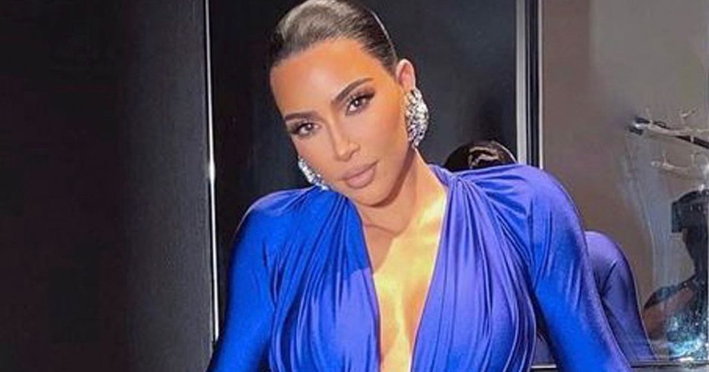 kim-kardashian-unfollows-miley-cyrus-on-instagram-after-she-'flirts'-with-pete-davidson-–-the-mirror