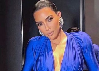 kim-kardashian-unfollows-miley-cyrus-on-instagram-after-she-'flirts'-with-pete-davidson-–-the-mirror