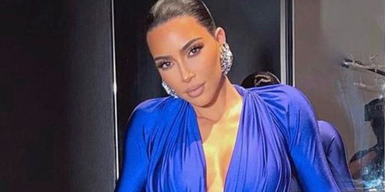 kim-kardashian-unfollows-miley-cyrus-on-instagram-after-she-'flirts'-with-pete-davidson-–-the-mirror