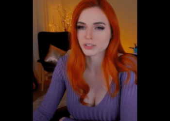 twitch-star-amouranth-gets-offered-$8k-just-to-call-her-fan-'loser'-on-video-|-meaww