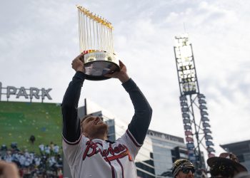 here's-how-atlanta-braves-fans-can-take-a-pic-with-the-world-series-trophy-|-iheart