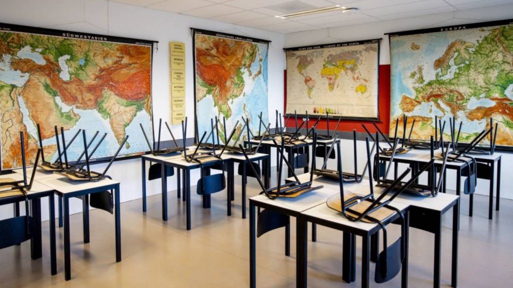 minnesota-high-school-students-fill-in-for-janitors,-clean-classrooms-–-fox23