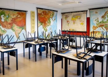 minnesota-high-school-students-fill-in-for-janitors,-clean-classrooms-–-fox23