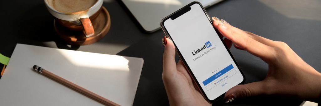 linkedin-set-to-rival-clubhouse-with-audio-rooms-–-[talking-influence]