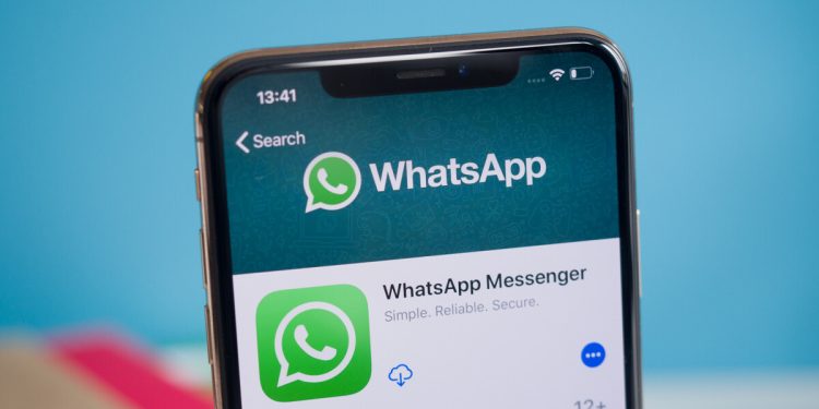 whatsapp-voice-messages-may-soon-be-playable-anywhere-in-the-app-–-phonearena