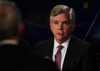 ge's-larry-culp-posted-an-open-letter-on-linkedin-he's-talking-to-investors.-|-editorials-24