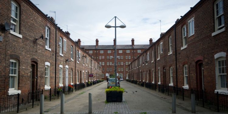 “it's-beautiful”:-life-on-the-greater-manchester-council-estate-that-instagram-is-obsessed-with-…