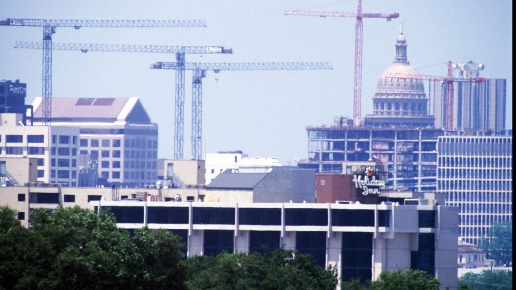 a-snapshot-of-austin-and-its-skyline-in-1985:-watch-footage-from-mtv's-'cutting-edge'-–-austin360