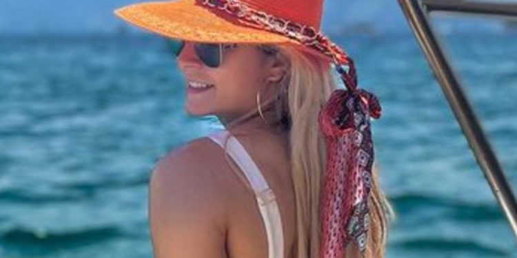 tay-conti-living-the-dream-in-brazil-with-new-bikini-photos-–-ringside-news
