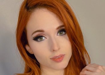 amouranth-points-out-twitch-ban-hypocrisy-–-svg