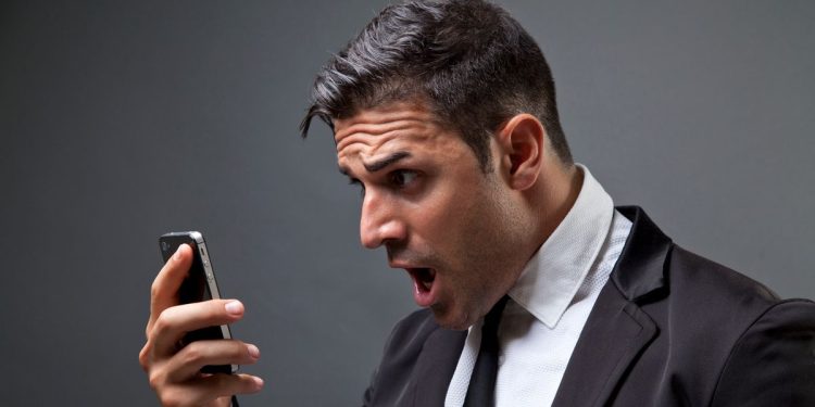 whatsapp-scammer-targets-dad-but-can't-take-it-when-he-hits-back-with-sassy-message-–-the-mirror