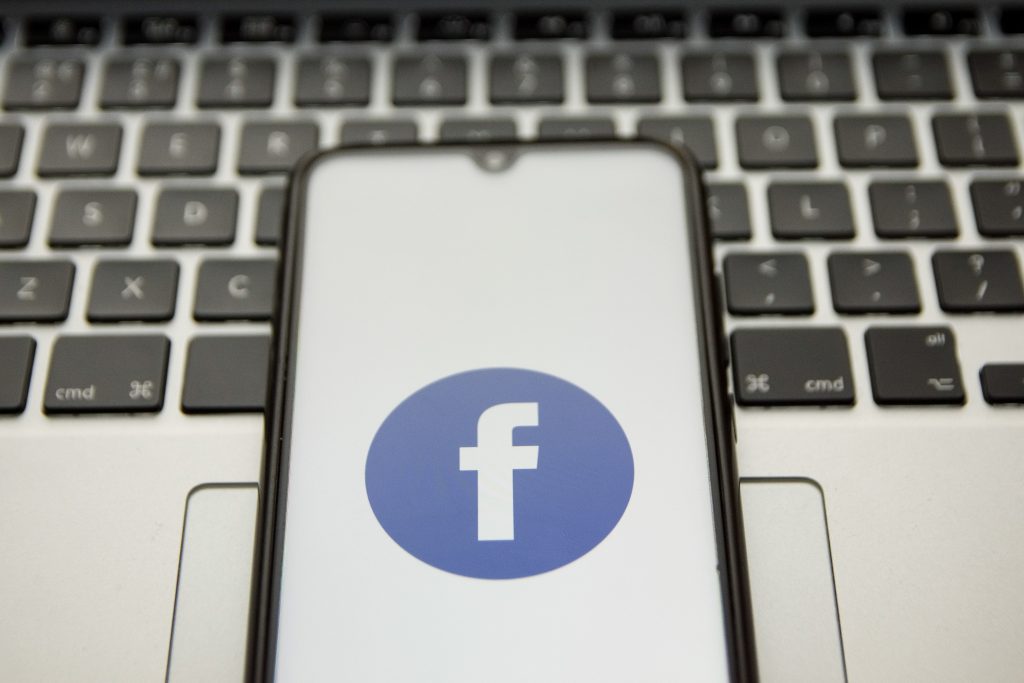 facebook-takes-down-fake-iranian-accounts-that-posed-as-scottish-locals-|-engadget