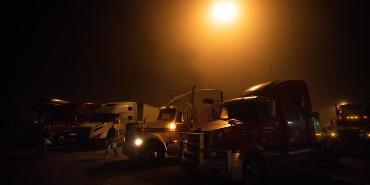 gofundme-withholding-$4.7-million-from-trucker-convoy-until-plan-presented-–-yahoo-finance