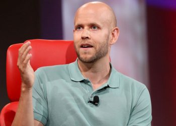 spotify-to-add-content-advisory-to-covid-19-podcast-episodes-–-the-hollywood-reporter