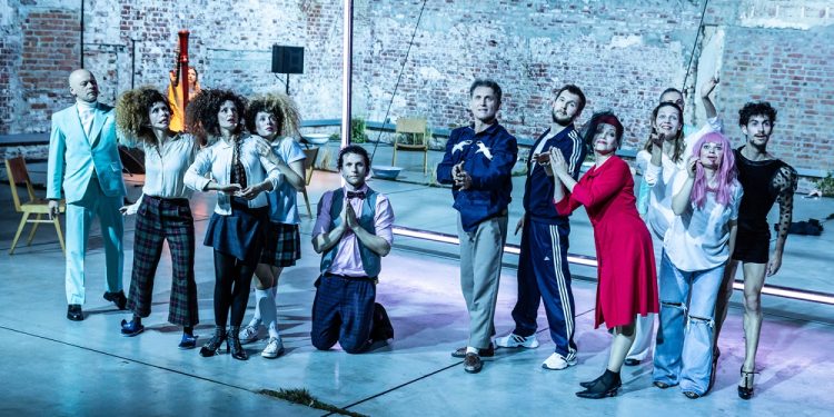 bww-review:-twitching-and-other-games-at-wroclaw-mime-theatre-–-broadway-world