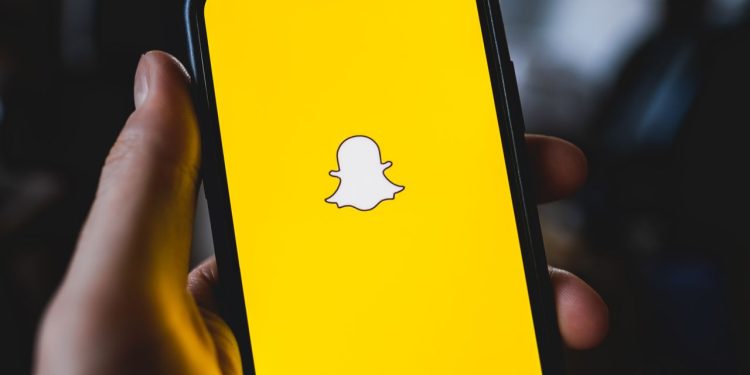 snap-and-pinterest-sink-after-meta's-big-miss-both-report-earnings-thursday.-|-barron's