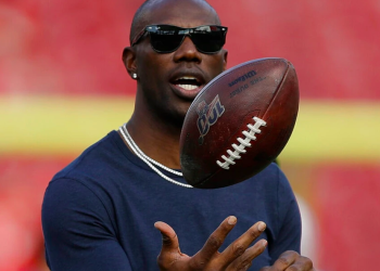 alleged-terrell-owens-sex-tape-with-skylar-mills-hits-snapchat-–-the-shadow-league