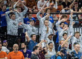 how-to-watch-tonight's-fortnite-battle-royale-between-florida-&-nc-state-–-swimswam