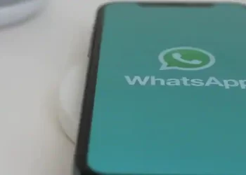 whatsapp-features:-latest-updates-–-changed-built-in-camera,-redesigned-caption-view-and-more