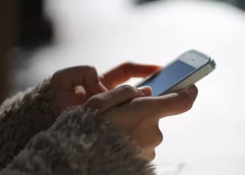 whatsapp-introducing-revamped-voice-call-interface:-now-available-to-select-beta-testers
