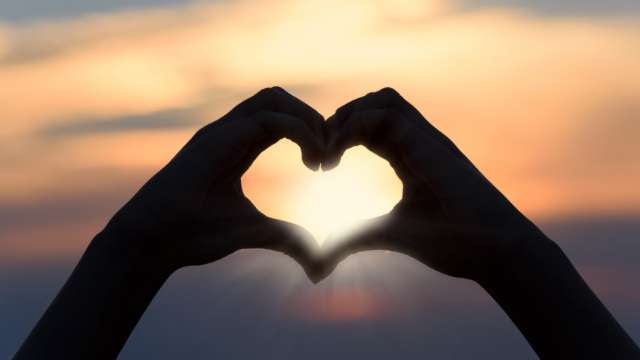 happy-valentine's-day-2022:-wishes,-quotes,-facebook-messages-to-send-to-your-beloved