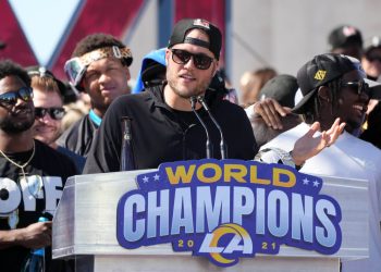 twitter-is-very-upset-with-matthew-stafford-over-photographer's-fall-–-fansided