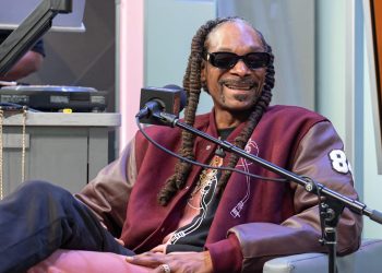 snoop-dogg-will-take-artists-into-the-metaverse-with-his-plans-to-make-death-row-records-…