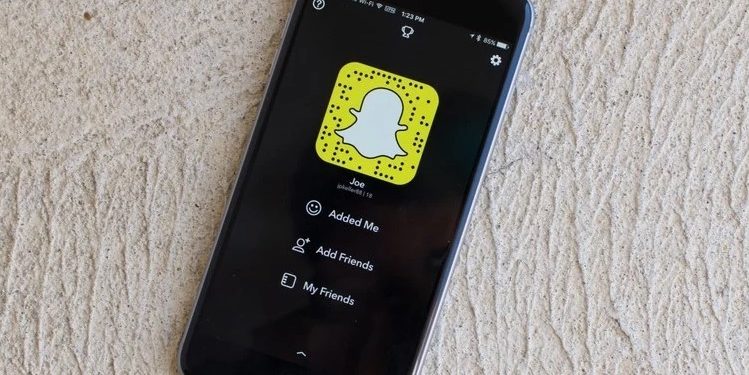 snapchat-introduces-live-location-share-filter-for-its-users-–-geeksultd