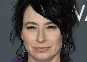 amy-sherman-palladino-on-'the-marvelous-mrs.-maisel':-you-do-not-have-to-deal-with-…-–-the-hindu