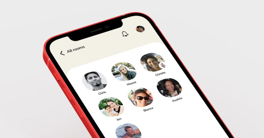 clubhouse-now-let-users-interact-in-voice-rooms-with-text-chat-–-9to5mac