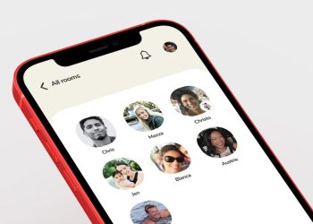 clubhouse-now-let-users-interact-in-voice-rooms-with-text-chat-–-9to5mac