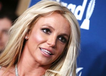 britney-spears-details-why-she-posts-topless,-risque-pics-on-instagram-|-wonderwall.com