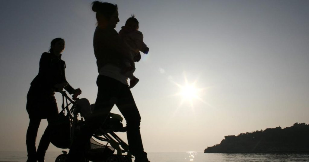 can-you-add-“parenting”-to-your-resume-now?-linkedin-says-yes-–-quartz