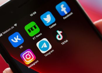 facebook,-multiple-media-sites-partially-down-in-russia-–-afp,-ngo-–-the-moscow-times