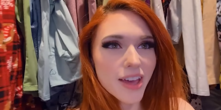 twitch-streamer-amouranth-is-selling-her-farts-and-bathwater-and-of-course-people-will-buy-it