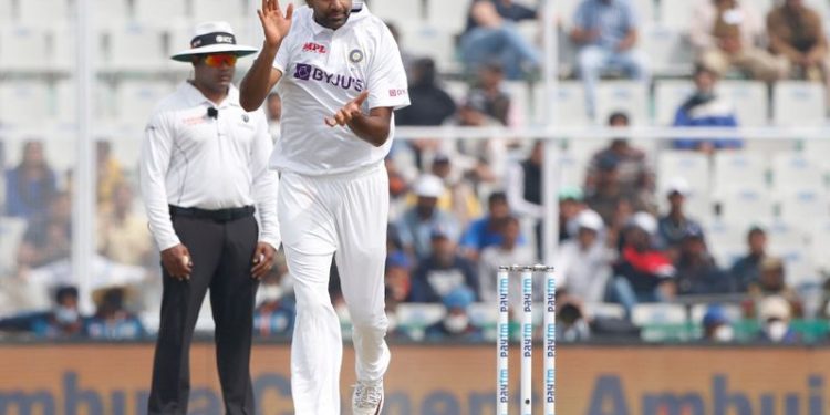 ind-vs-sl-2022-|-twitter-reacts-as-ravichandran-ashwin-breaks-kapil-dev's-record-and-…