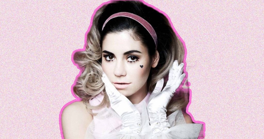 10-years-on,-we-look-back-at-marina's-chaotic-tumblr-masterpiece-'electra-heart'-–-junkee