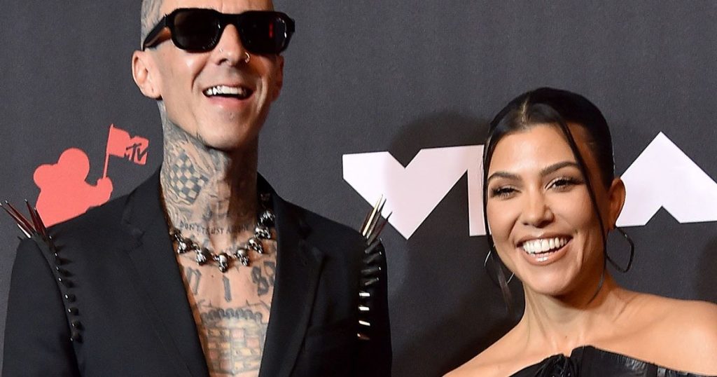 kourtney-kardashian's-fiance-travis-barker's-epic-instagram-fail-with-'camel-toe'-snap-–-mirror-online