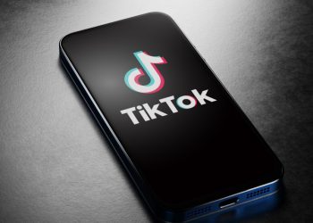 tiktok-blocks-livestreams-and-new-content-in-russia-amid-'fake-news'-law-–-silicon-republic