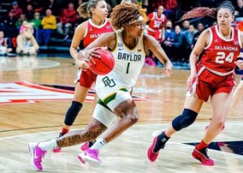 smith's-37-ushers-bears-to-11th-straight-big-12-championship-final-|-the-baylor-lariat