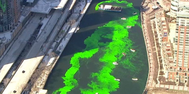 chicago-celebrates-river-dyeing,-st.-patrick's-day-parade
