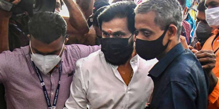 crime-branch-to-recover-12-whatsapp-chats-destroyed-by-dileep,-others-…-–-mathrubhumi-english