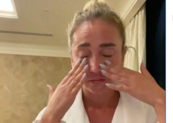 russian-influencers-left-in-tears-after-their-country-bans-instagram:-'my-life-is-being-taken-…