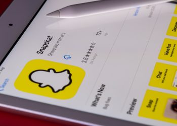 snapchat-restricts-communication-through-third-party-apps.-here's-the-reason-why?