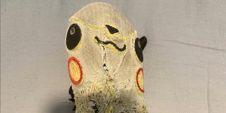 well-loved-pokemon-plushie-photos-leave-japanese-twitter-in-both-hysterics-and-horror