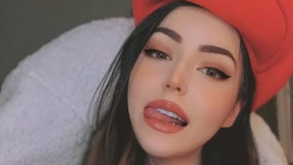 veibae-face-reveal:-veibae-real-name,-age-–-inspired-traveler