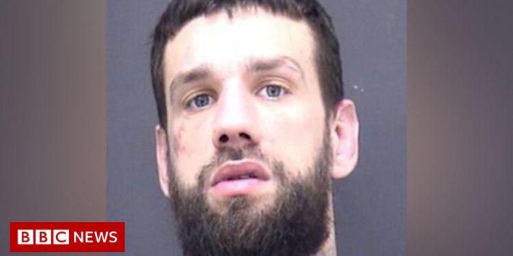 dorset-police-hunt-prisoner-on-the-run-in-underwear-and-socks-–-bbc-news