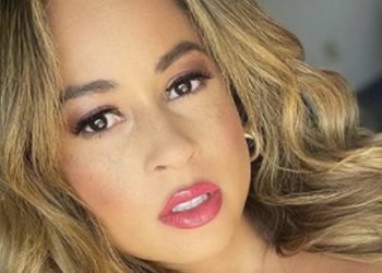 kayla-braxton-stuns-in-revealing-selfie-drop-–-ringside-news